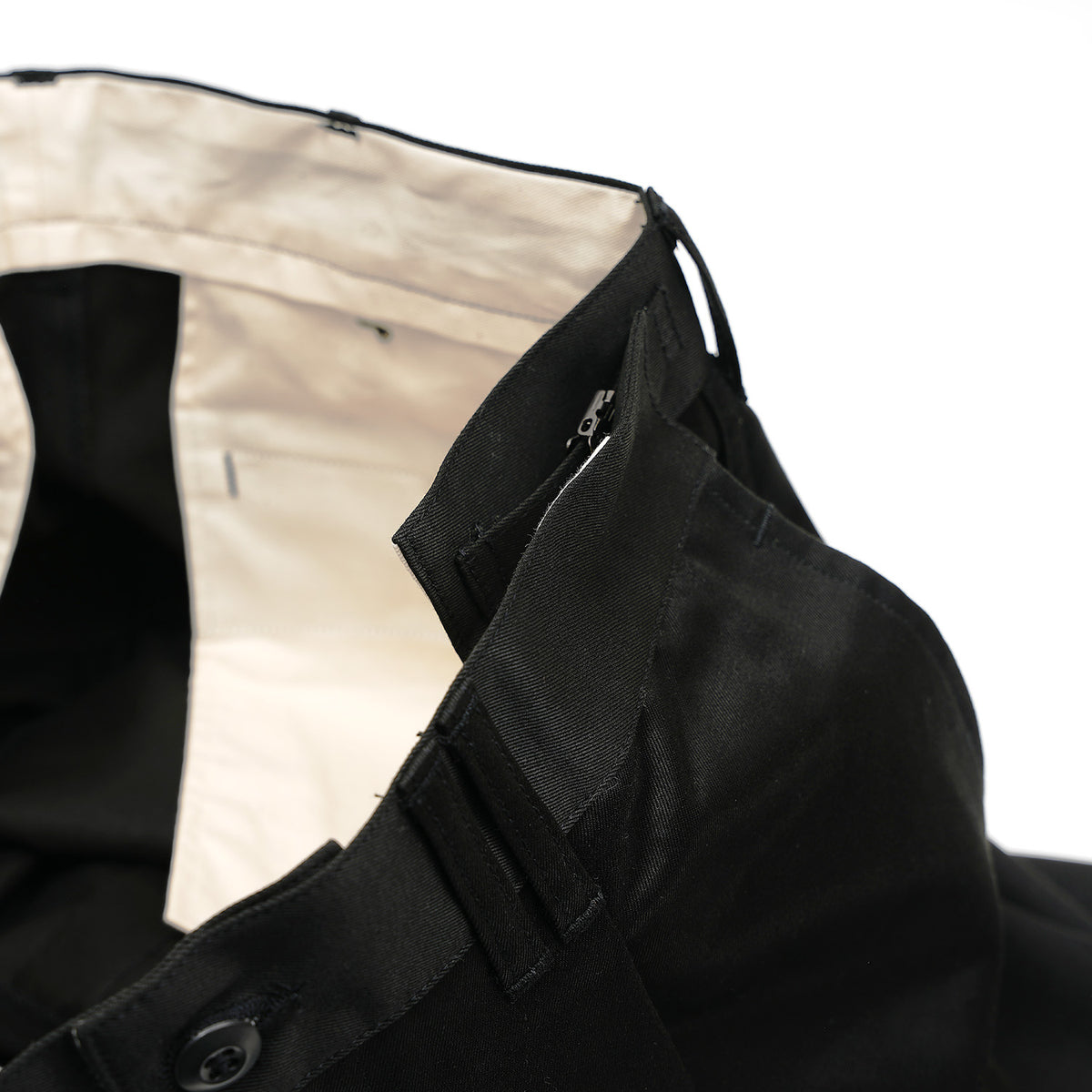 ADJUSTER CHINO PANTS